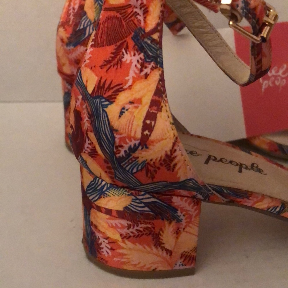 Printed heel - Picture 3 of 8